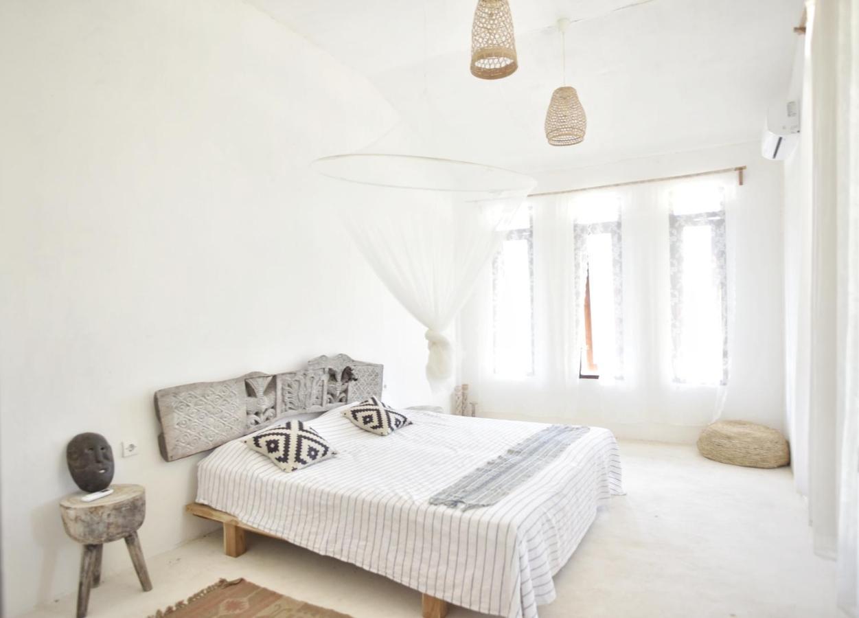 Lambo Homestay Waikabubak Kültér fotó